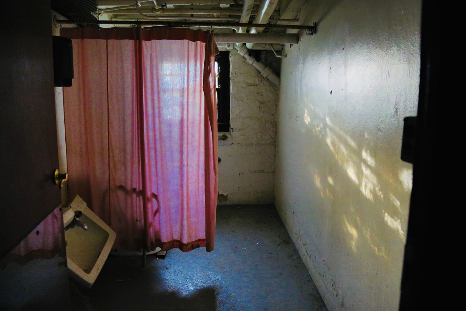 Emmaus Asylum — photograph 14